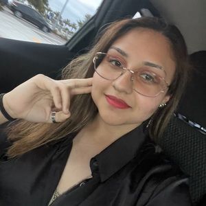 Meet your Posher, Daniela